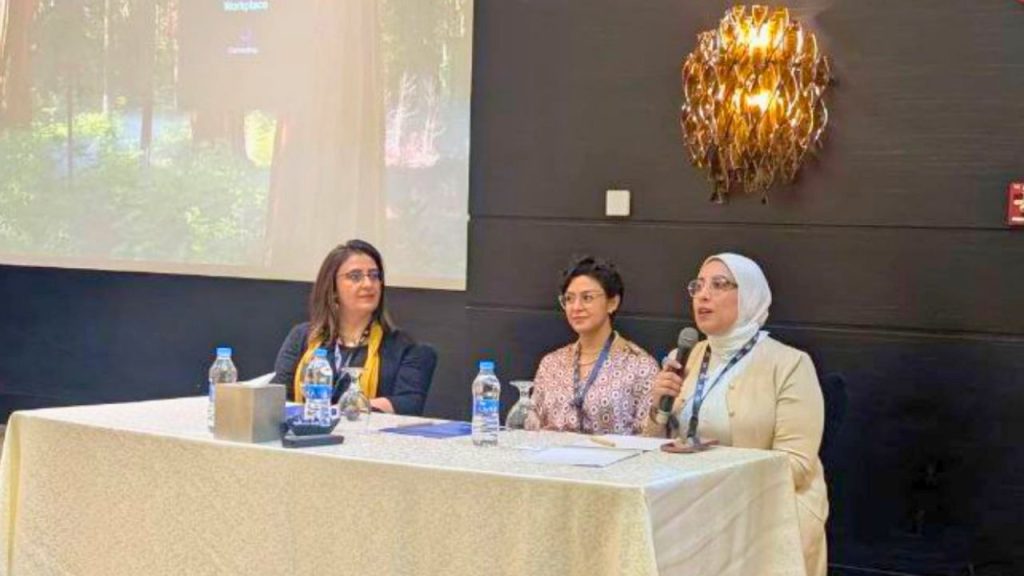 ميس قات وسارة أبو شادي في جلسة حول اطفال سوريا المسروقون ملتقى اريج